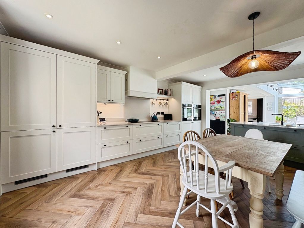 Property photo 2 of 23 5327484