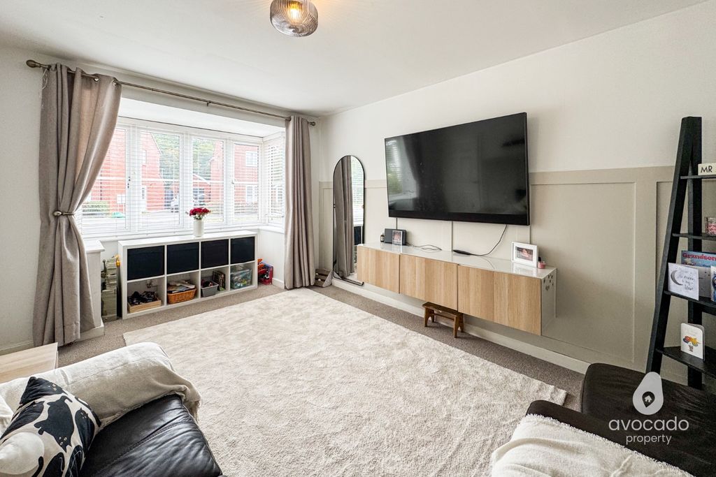 Property photo 3 of 17 1843403
