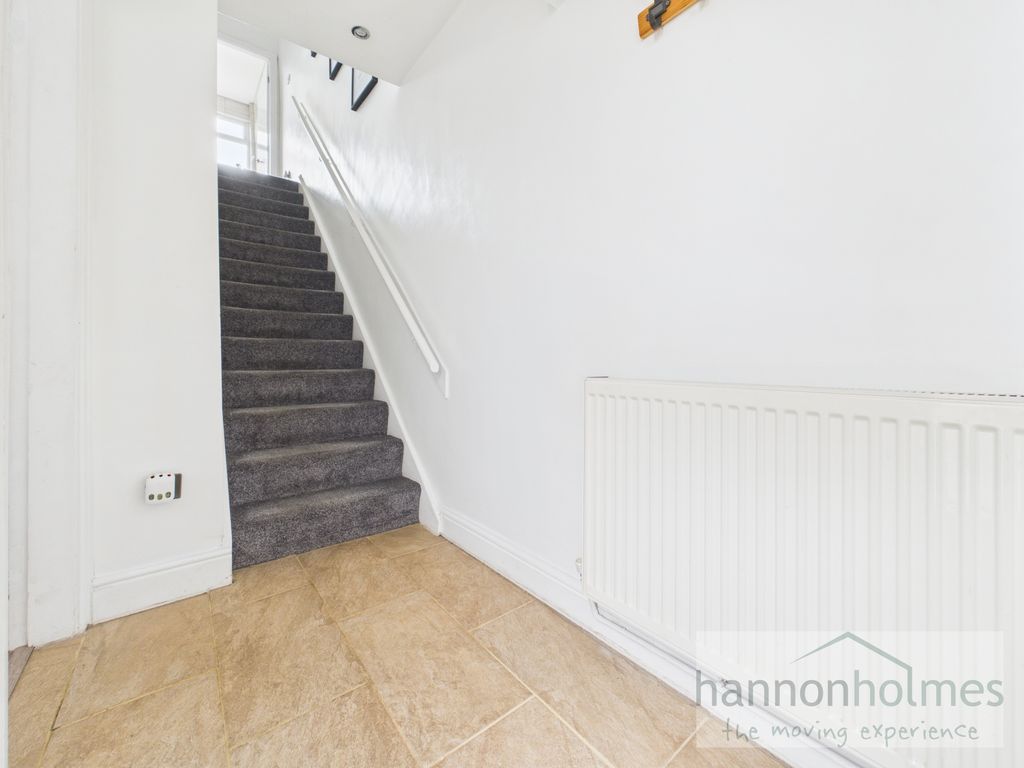 Property photo 3 of 29 Cam05283G0-Pr0235-Still002