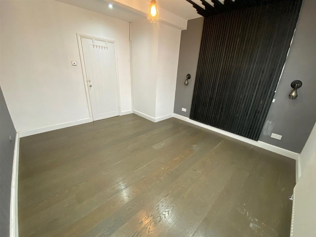 Additional image 19 of 5 bed semi-detached bungalow for salePurland Close, Dagenham RM8