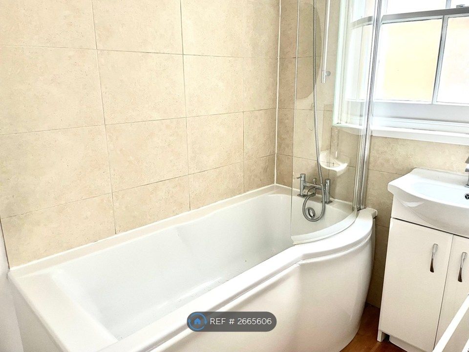 Property photo 3 of 8 Bathroom