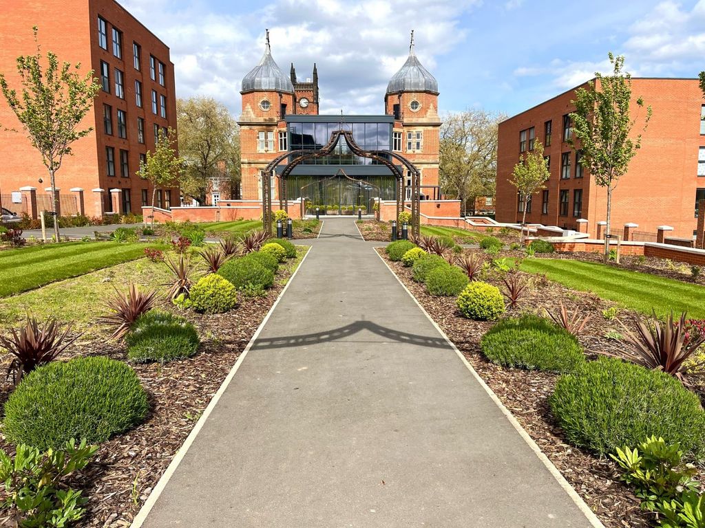 Property photo 2 of 9 Picture No. 11