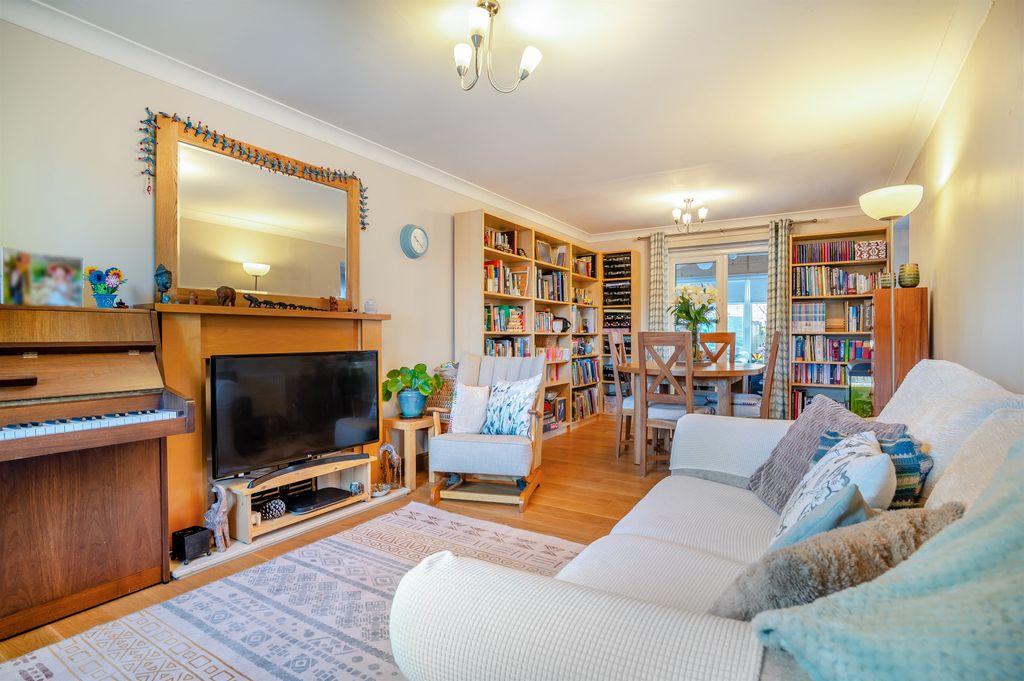 Property photo 3 of 23