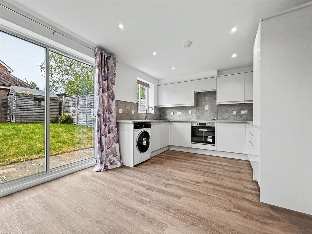 Property photo 2 of 14 Picture No. 12