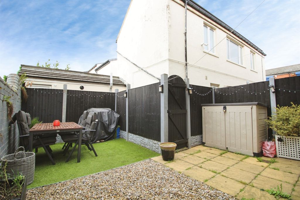 Property photo 2 of 14
