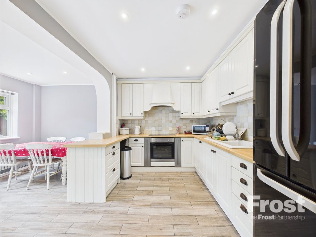 Property photo 2 of 19 Picture No. 20