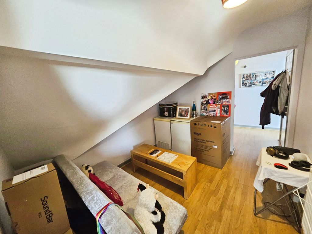 Property photo 2 of 12 Sitting Room