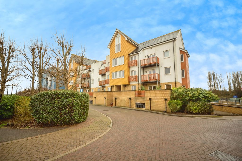 Property photo 1 of 16 Front View