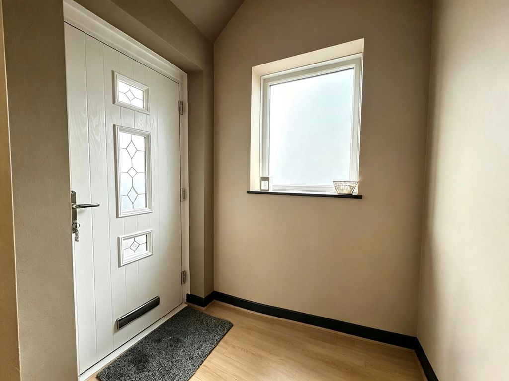 Property photo 2 of 25
