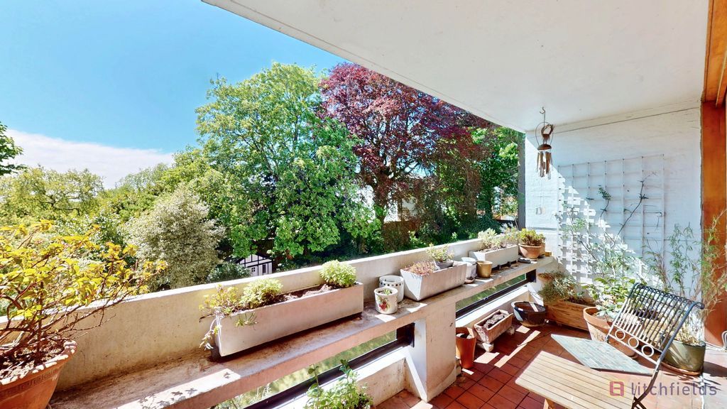 Property photo 3 of 14 Balcony