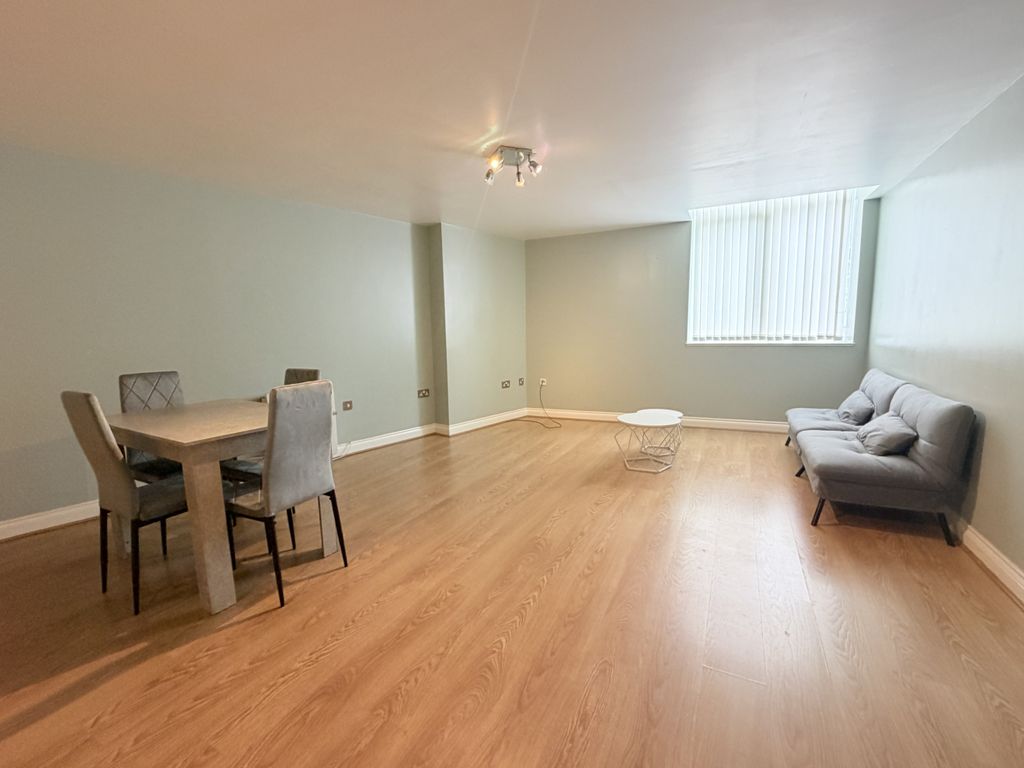 Property photo 1 of 7 2 Bed Flat To Rent The Maypole, Salford M6 6Ls