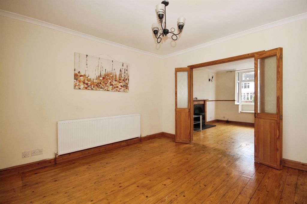 Property photo 3 of 11