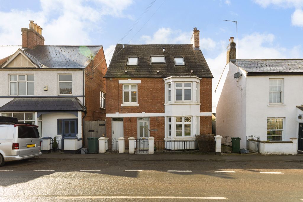 Property photo 1 of 9