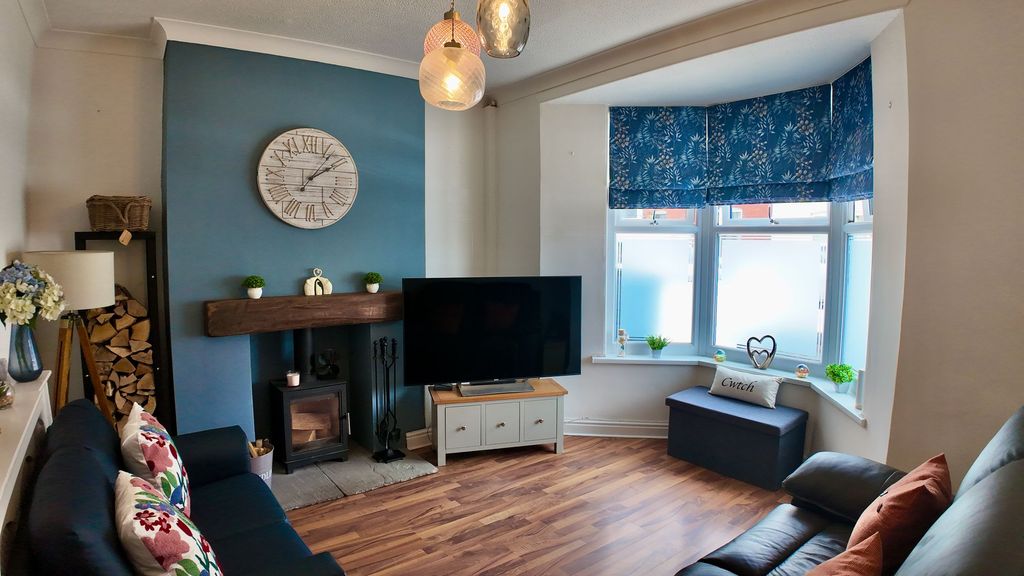 Property photo 2 of 22