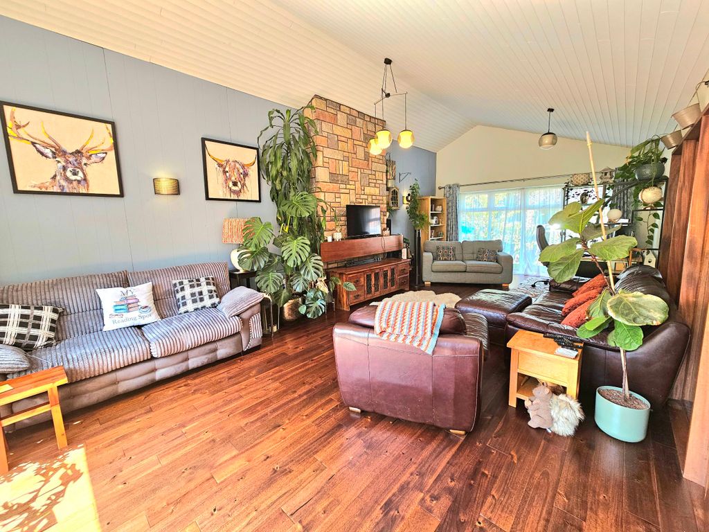 Property photo 2 of 41