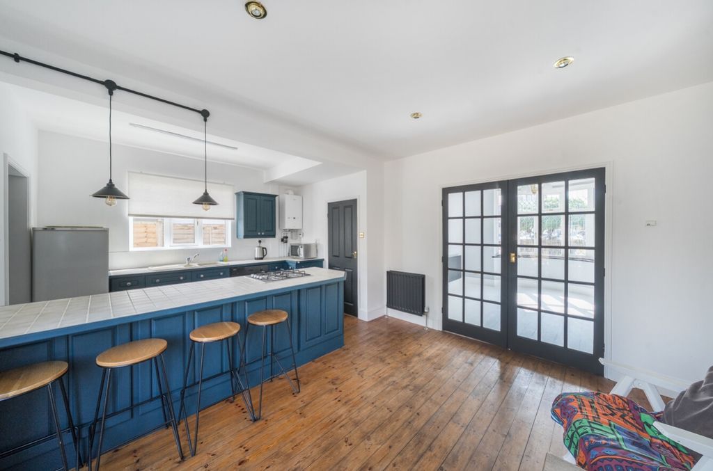 Property photo 2 of 11 1486925-9-6A4B7548c8F93-Arw-1