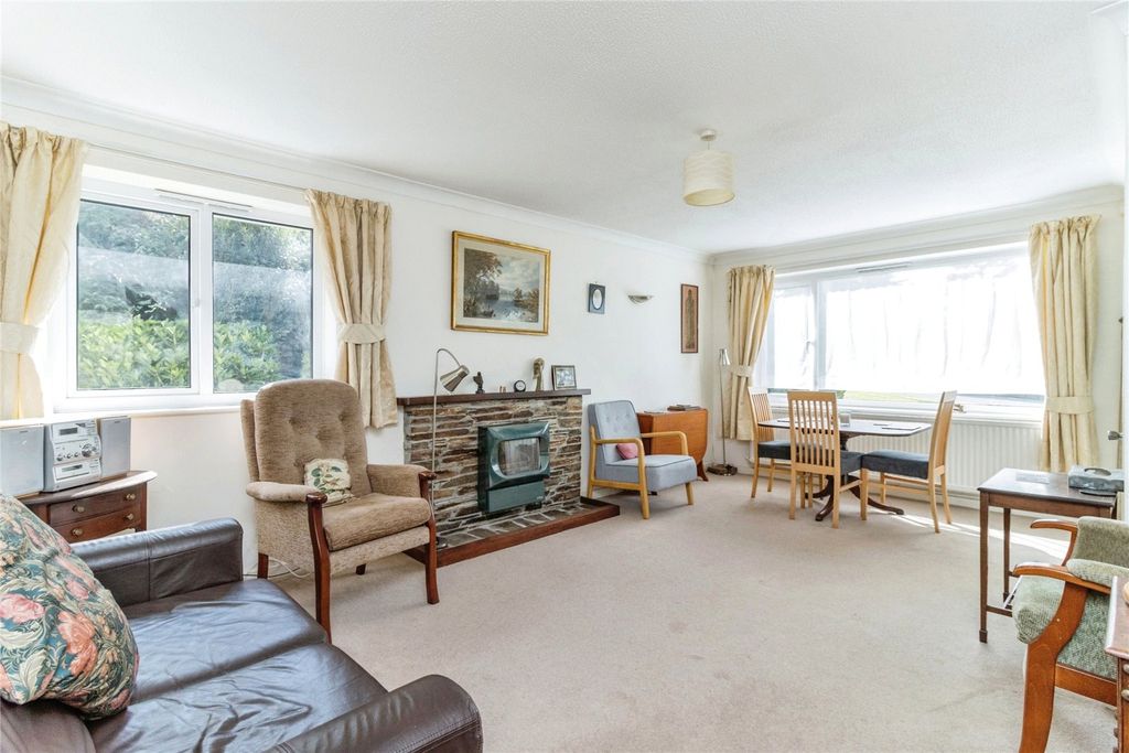 Property photo 2 of 17 Living Room