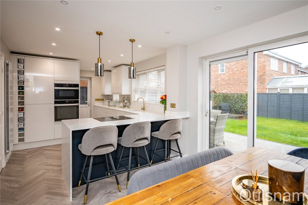 Property photo 2 of 31 Picture No. 28