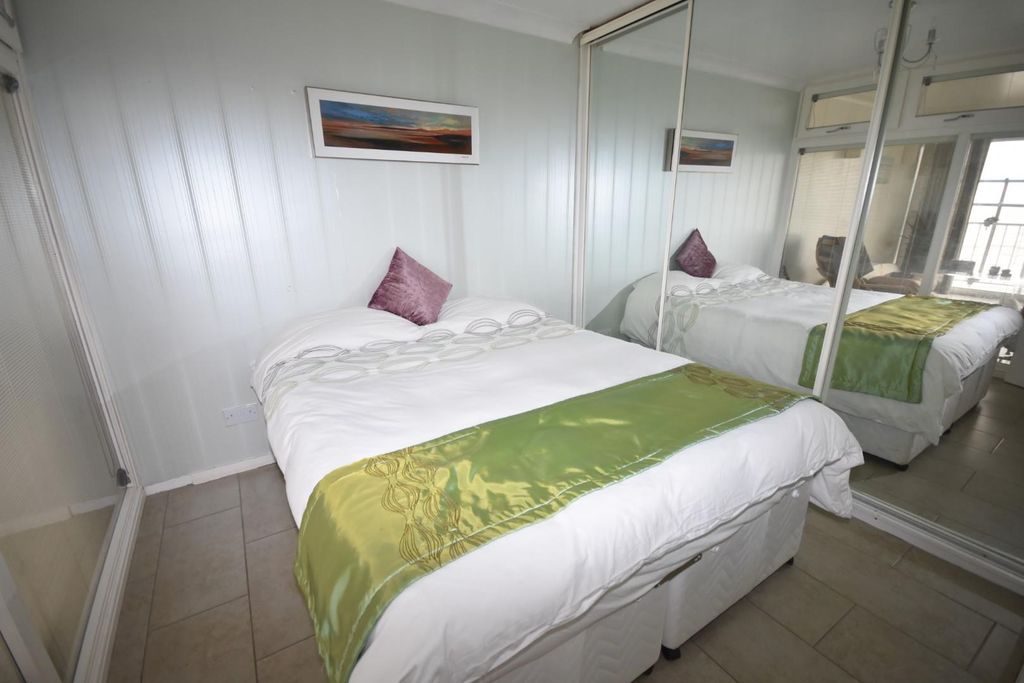 Property photo 3 of 12 Bedroom.Jpg