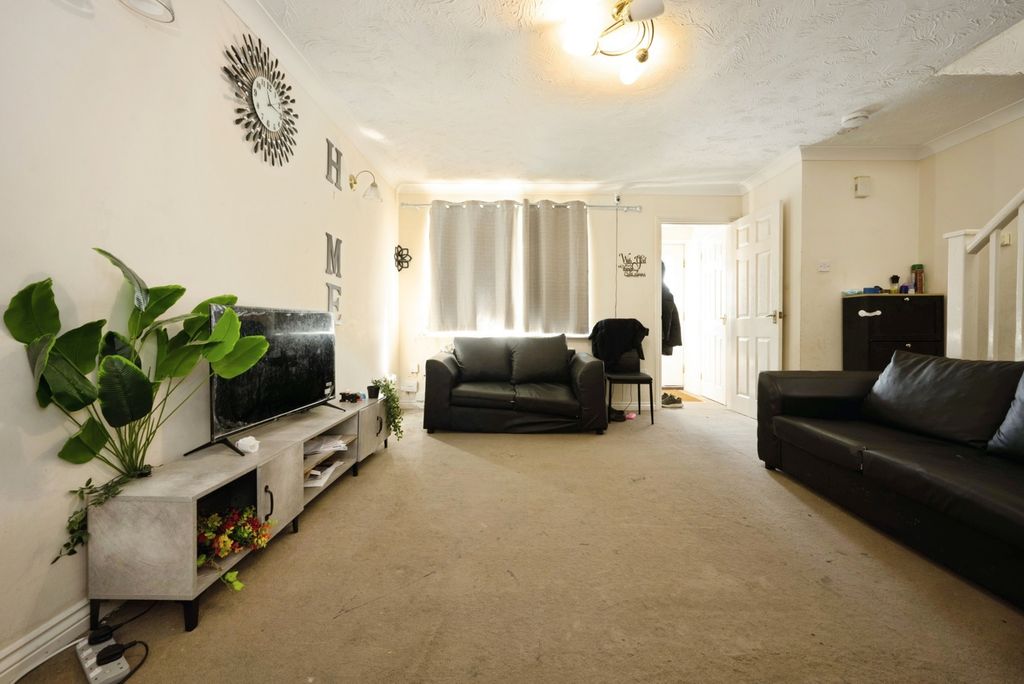 Property photo 3 of 17 Pbox-Img.Jpg