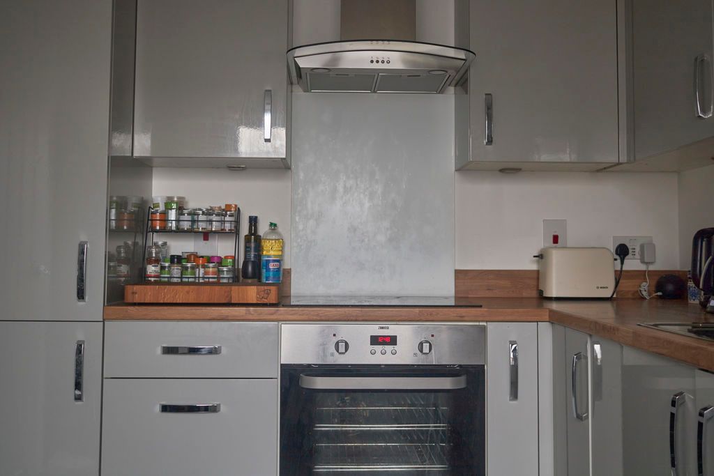 Property photo 2 of 10 Kitchen