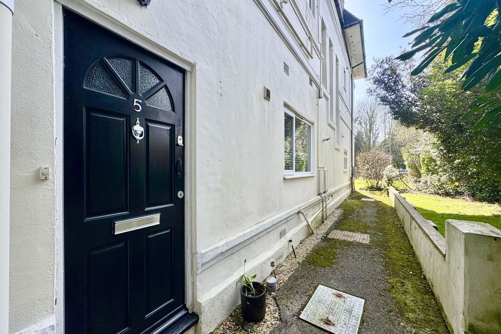 Property photo 3 of 12