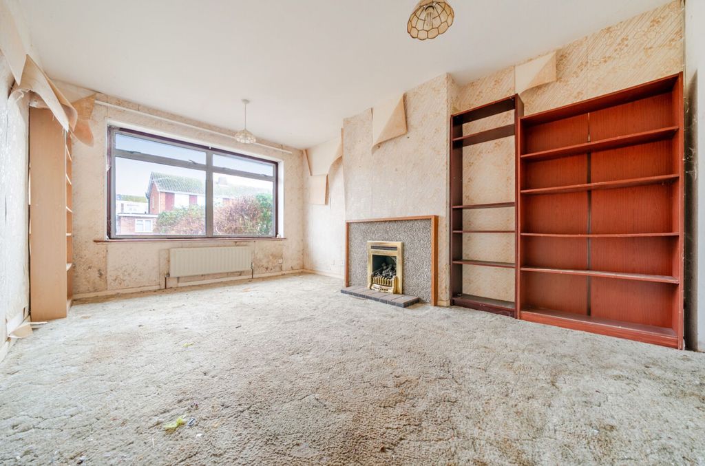 Property photo 2 of 13