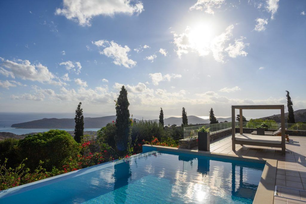 Property photo 1 of 50