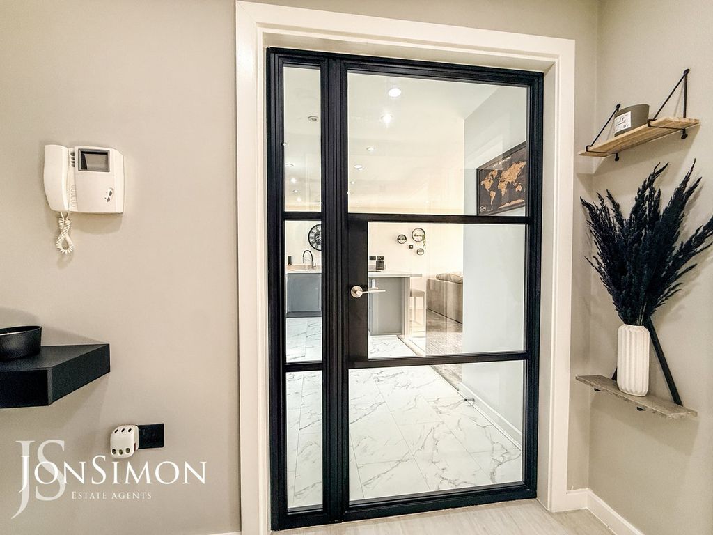 Property photo 2 of 36