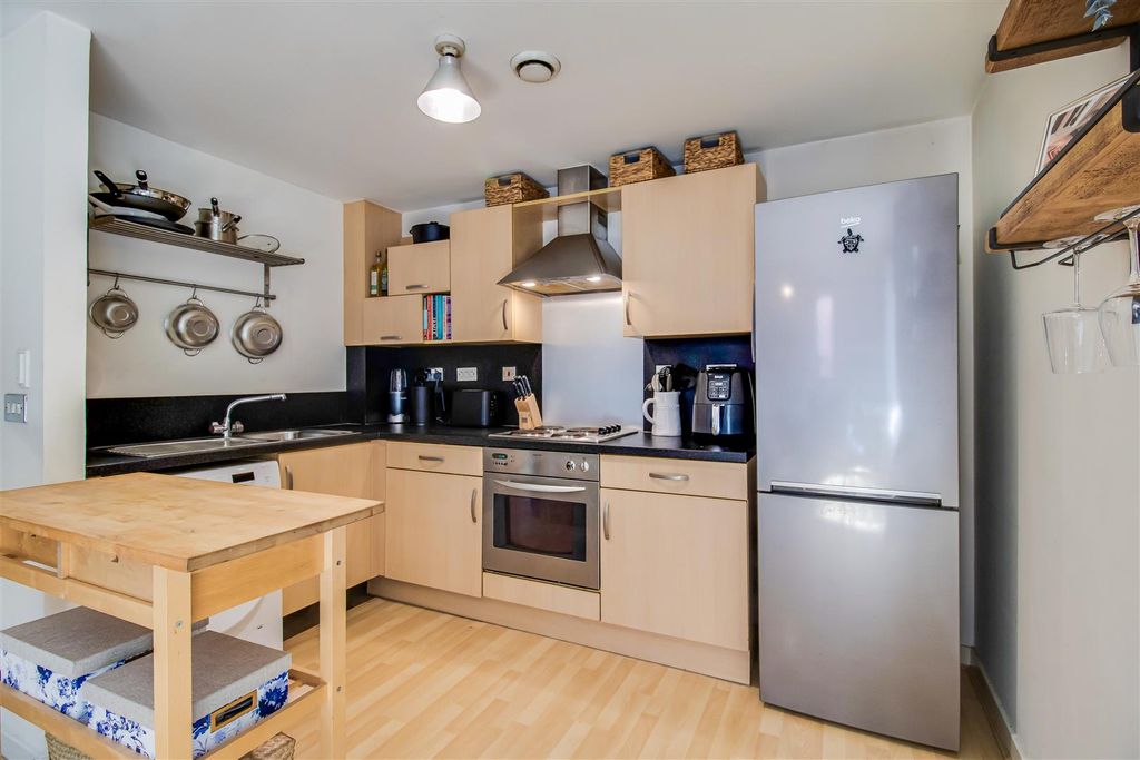 Property photo 3 of 14