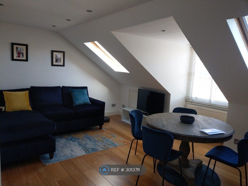 Property photo 2 of 8 Light And Airy Reception Room