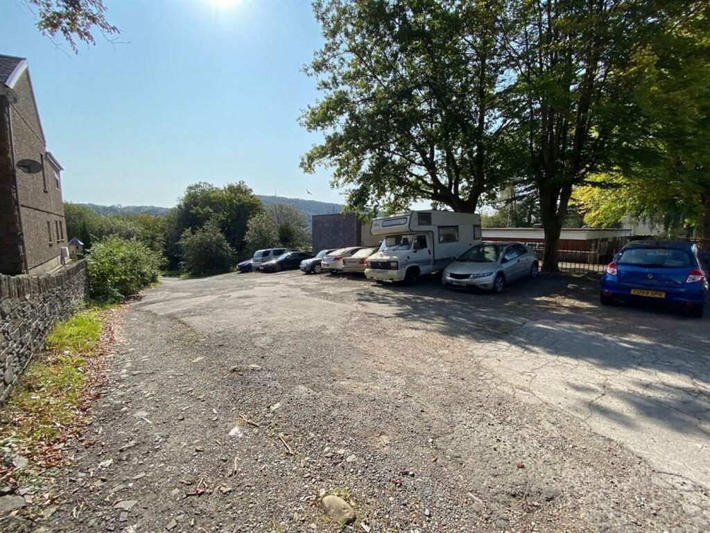 Property photo 3 of 13