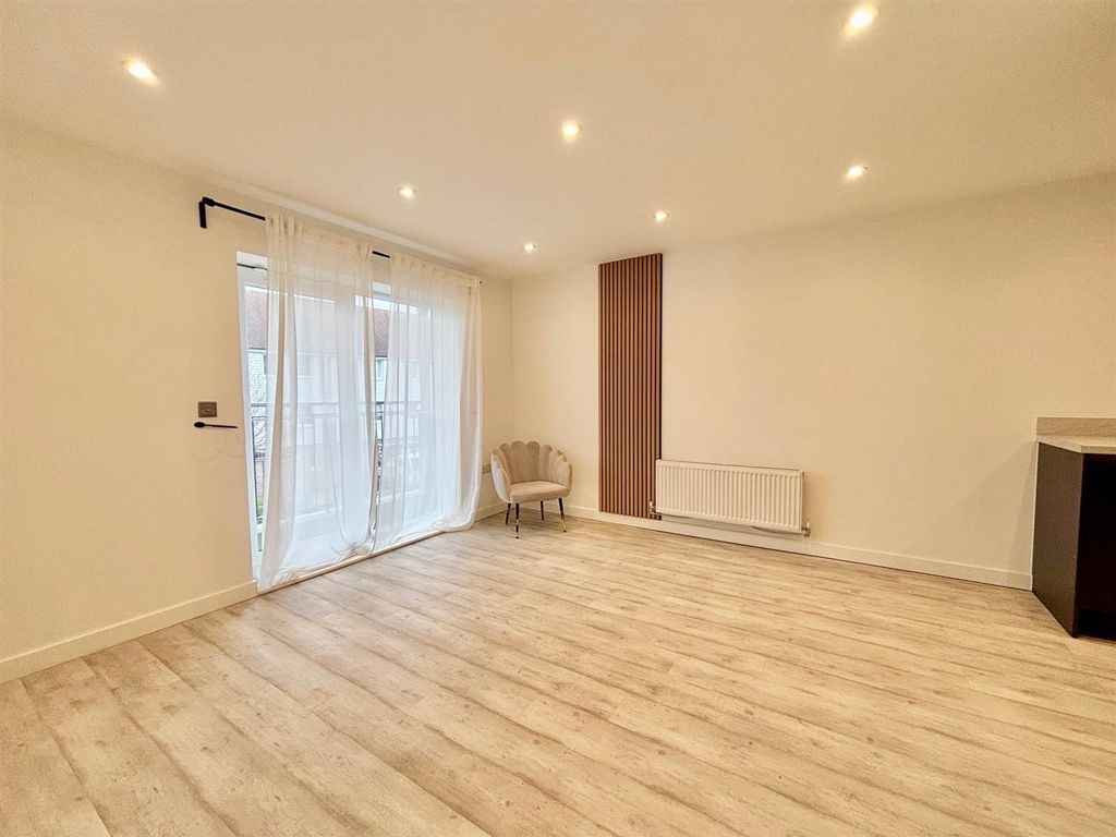 Property photo 3 of 12 Sit.Jpg