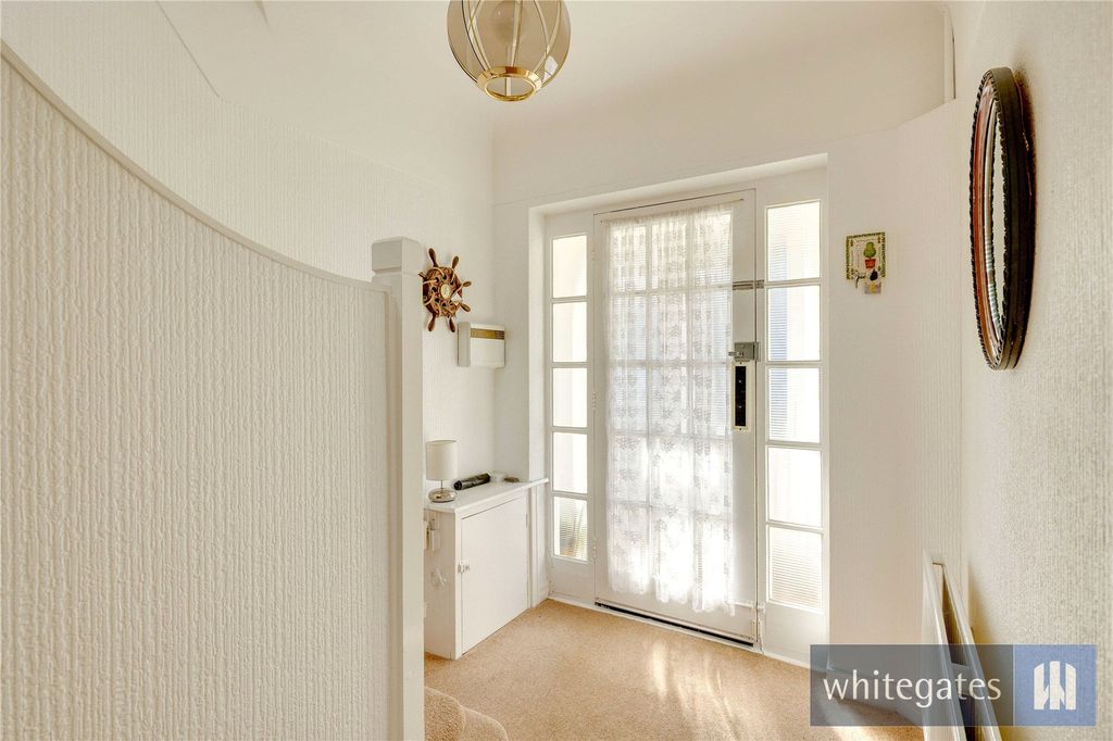 Property photo 3 of 38 Picture No. 04