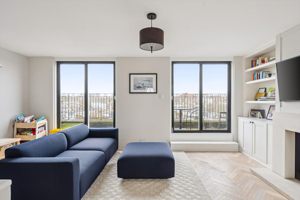 Property photo 1 of 19 Image