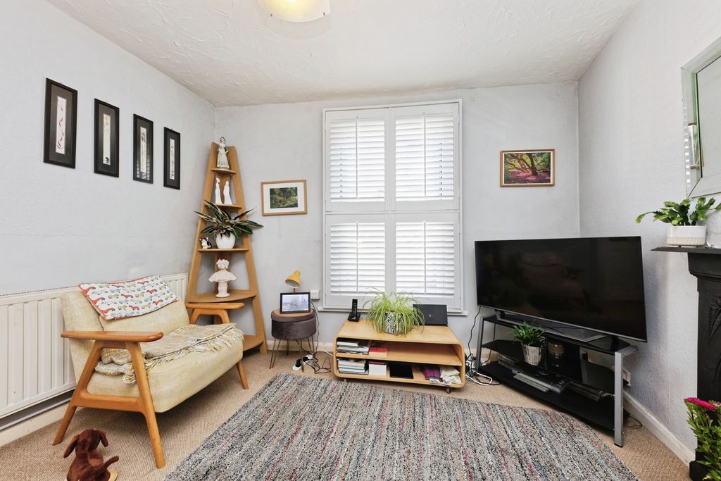 Property photo 3 of 13 Pbox-Img.Jpg