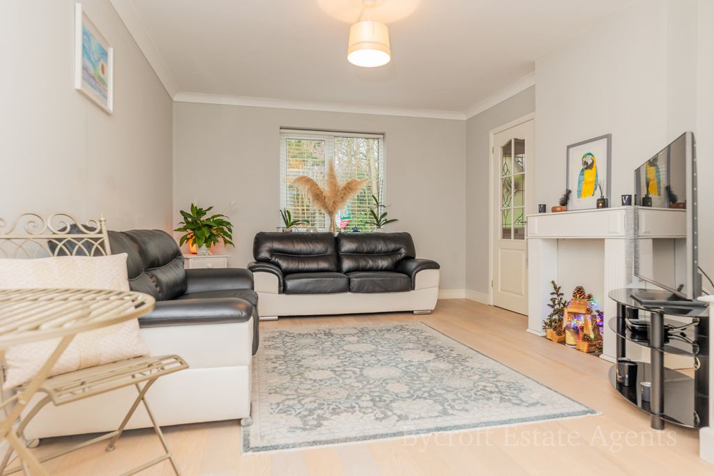 Property photo 2 of 23