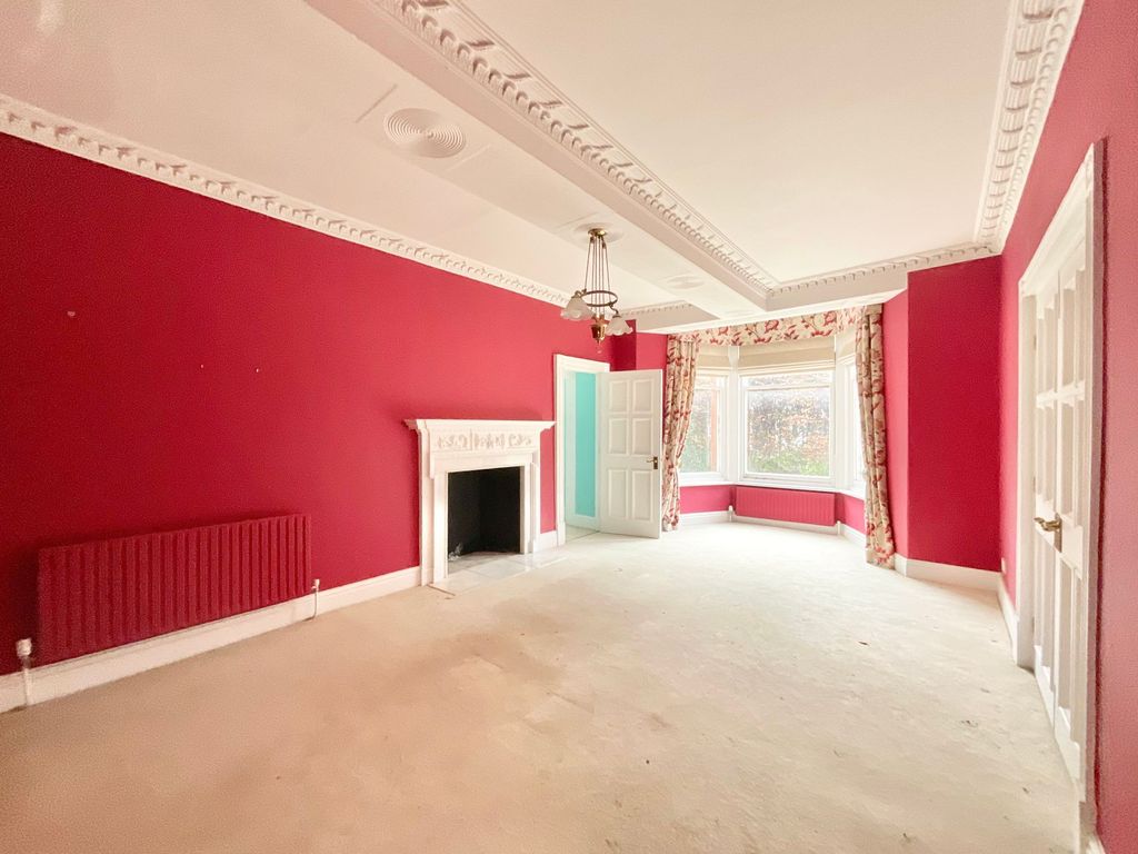 Property photo 2 of 34