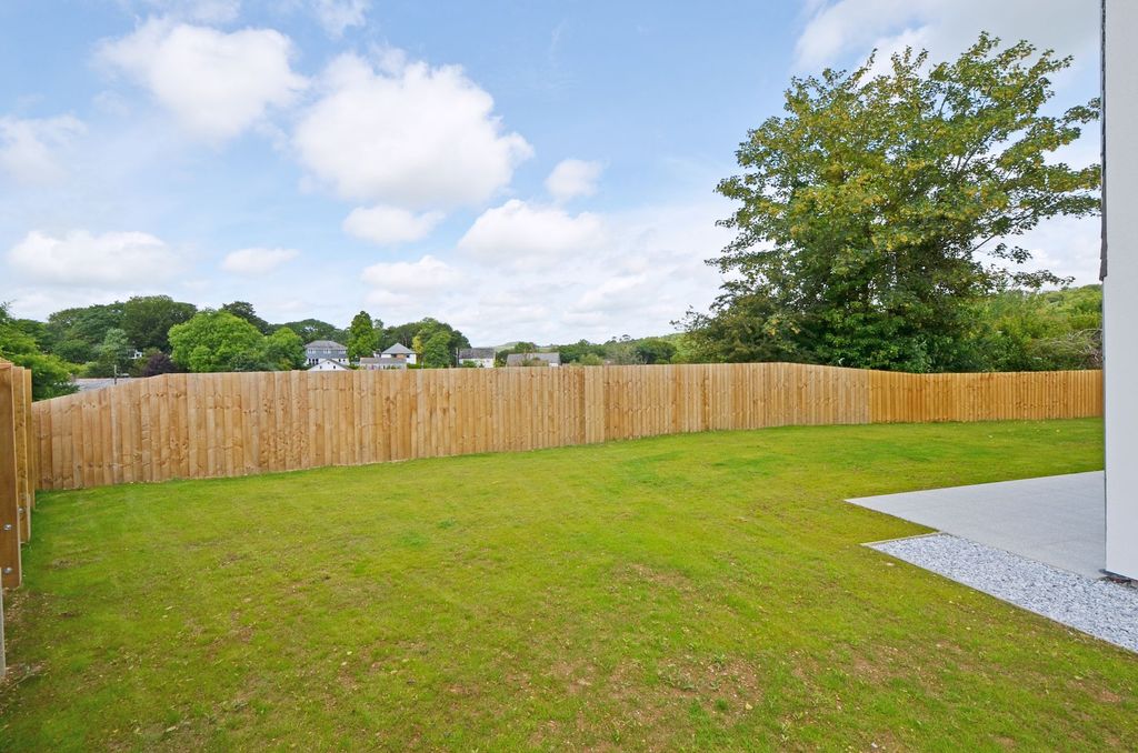 Property photo 3 of 28