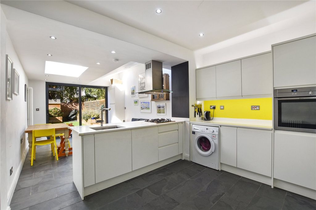 Property photo 2 of 10 Kitchen/Diner
