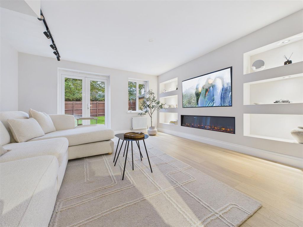 Property photo 2 of 11 Cam02453G0-Pr0207-Still007.Jpg