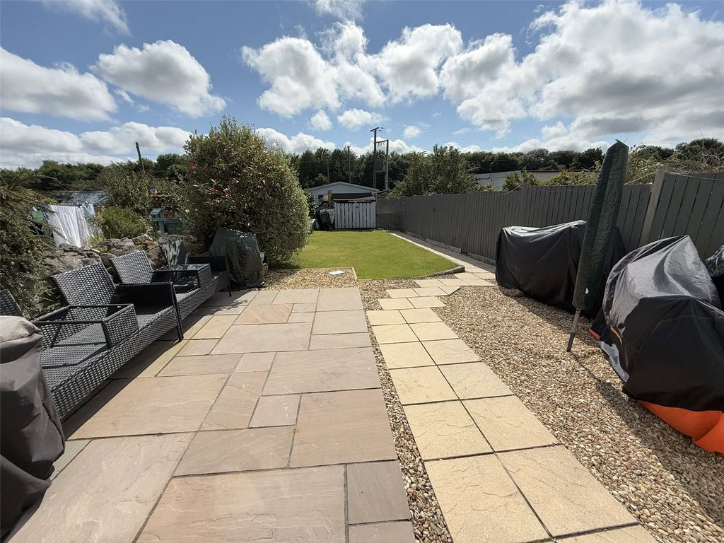 Property photo 2 of 19 Picture No. 27