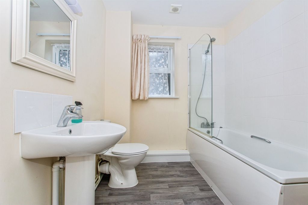 Property photo 3 of 9