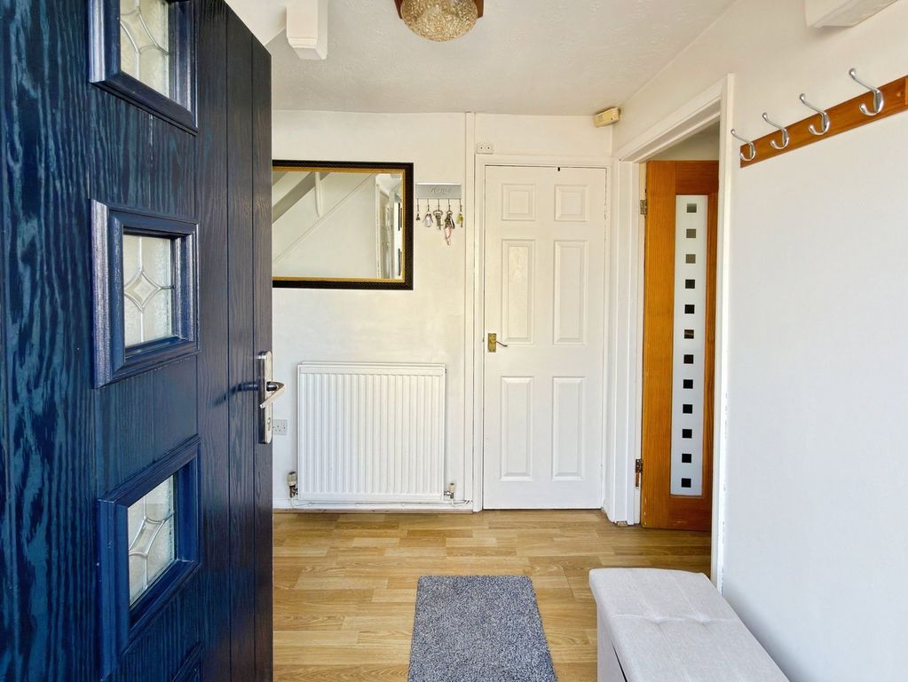 Property photo 2 of 28