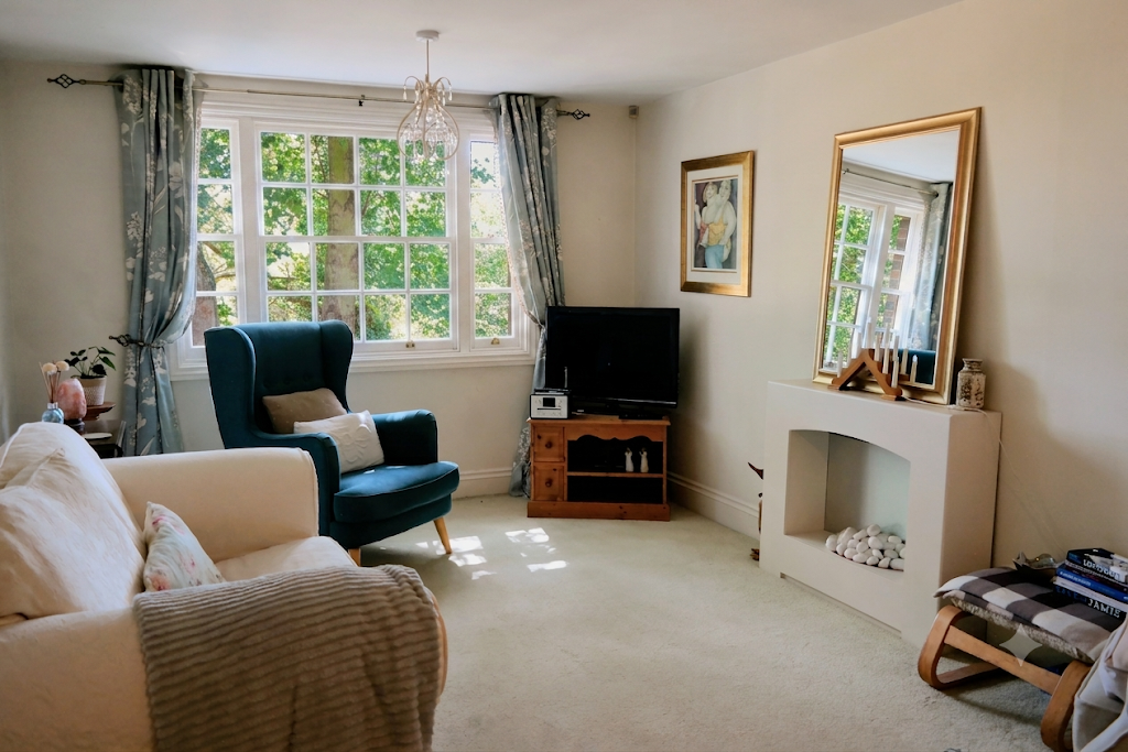 Property photo 2 of 23