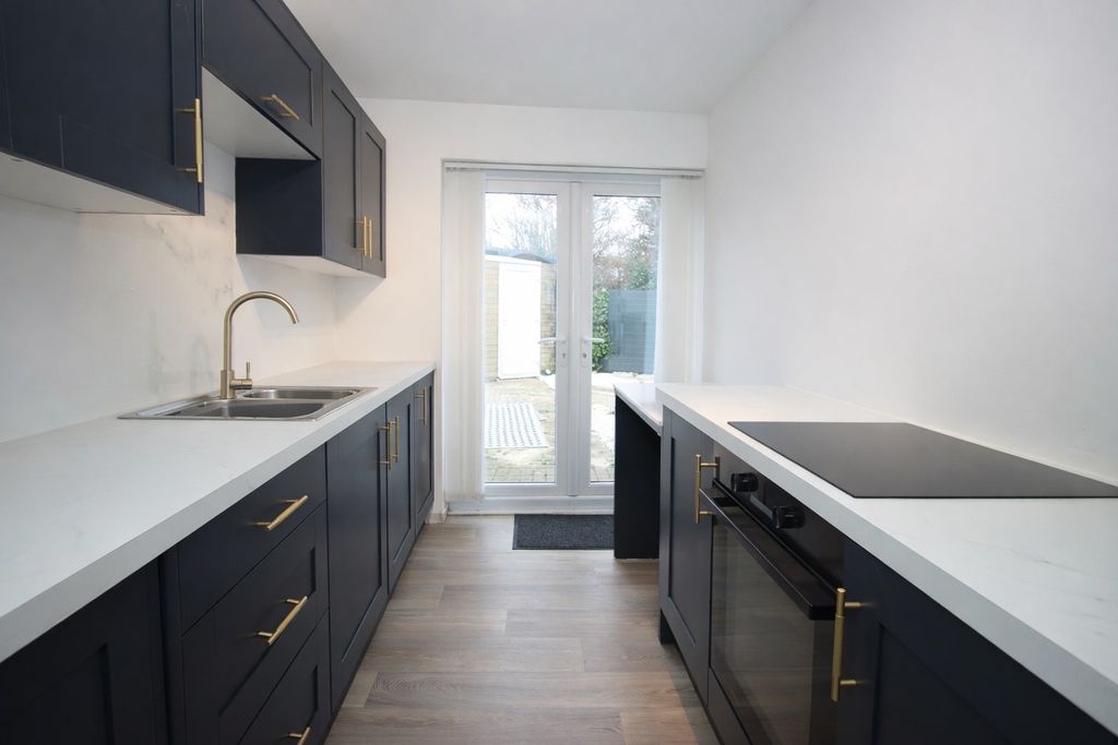 Property photo 3 of 17 4840646