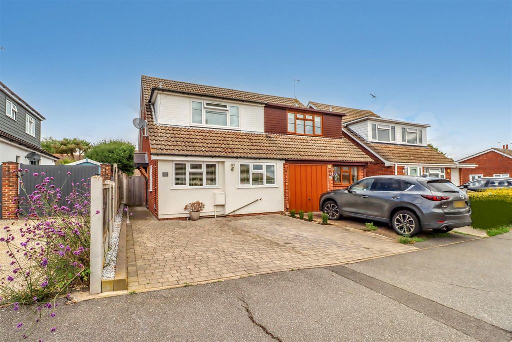 Property photo 1 of 18 23Aethelredgardens Front.Jpg