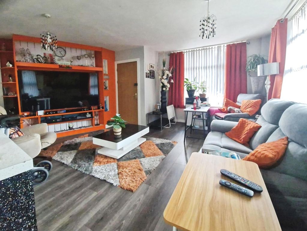 Property photo 2 of 19 Pbox-Img.Jpg