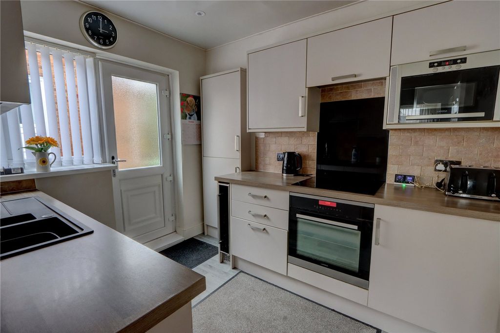 Property photo 2 of 8 Picture No. 04