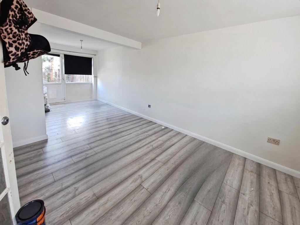 Property photo 2 of 10 Pbox-Img.Jpg